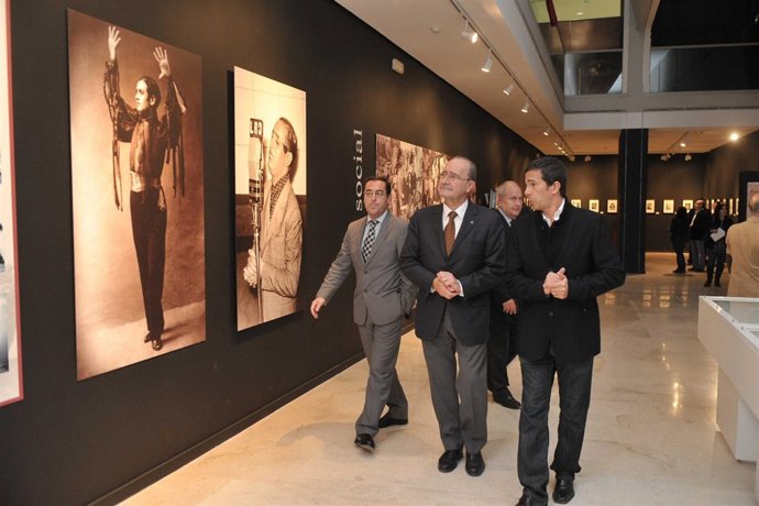 Briones, De la Torre y Salade en la visita a la exposición