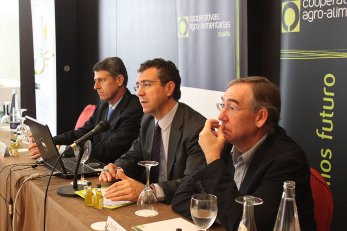 NOTAS DE PRENSA DE COOPERATIVAS AGRO ALIMENTARIAS: CAMPAÑA DE PROMOCIÓN DE ACEIT