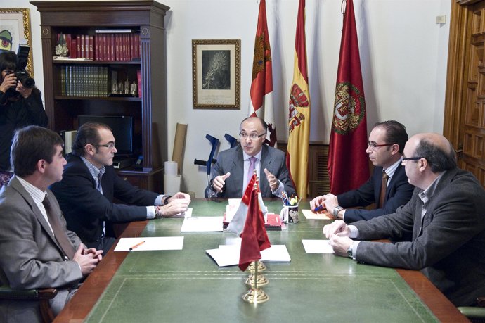 Reunión de los portavoces de la Diputación de Valladolid para acordar las bases 