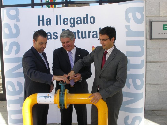 Nota Y Foto Gas Salobreña