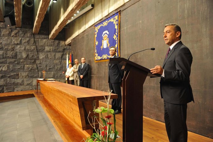 Paulino Rivero preside la toma de posesión del viceconsejero de Turismo, Ricardo