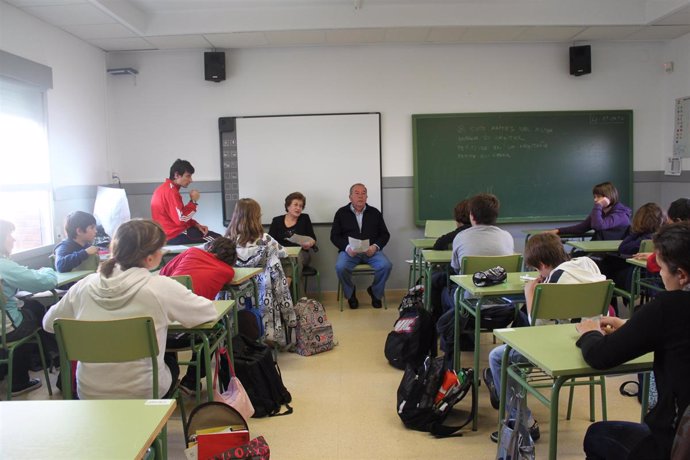 Imagen de la charla en el instituto en Belchite