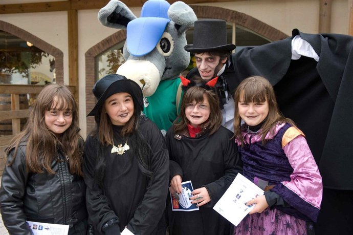 NP SENDAVIVA DESPIDE LA TEMPORADA CON UNA RECOGIDA DE OLIVAS Y ALMENDRUCOS