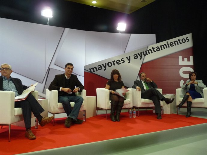 Clausura Del Foro "Mayores Y Ayuntamientos", Mesa De Debate Y Reconocimientos