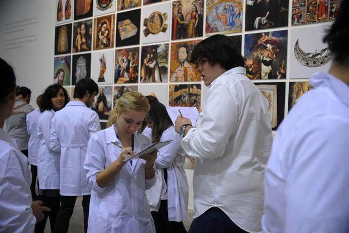 Participantes en los talleres del Centre del Carme