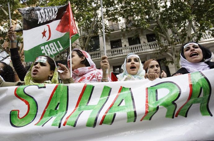 Cientos de personas se manifiestan por la autodeterminación del Sáhara en una ma