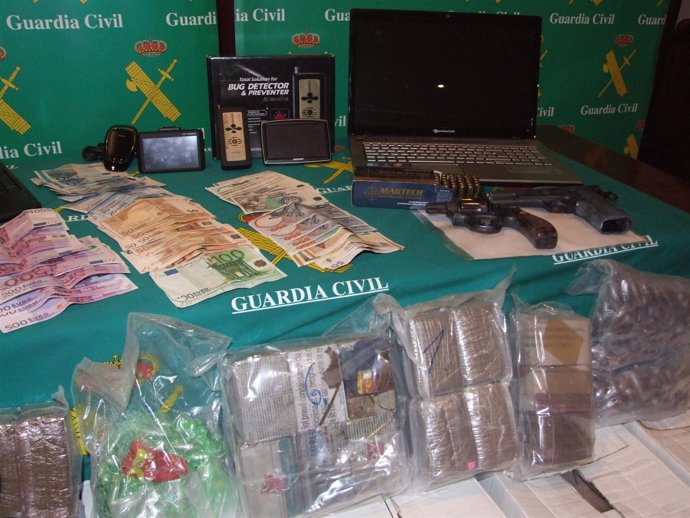 Dorga, armas, móviles y dinero incautados en la operación 'Citrön'