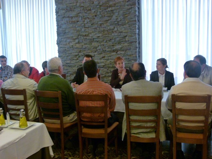 Retegui desayuna con las Pymes, cooperativas y organizaciones de Molina de Segur