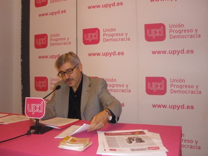 El candidato de UPyD a la Presidencia de la Generalitat, Antonio Robles
