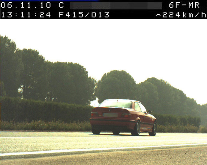 Imagen del automóvil captada por el radar de la Policía Foral.
