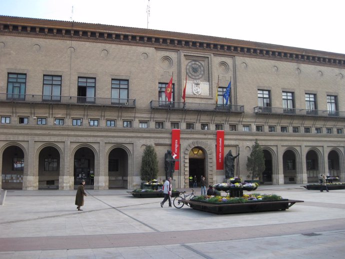 Imagen de la fachada del Ayuntamiento de Zaragoza