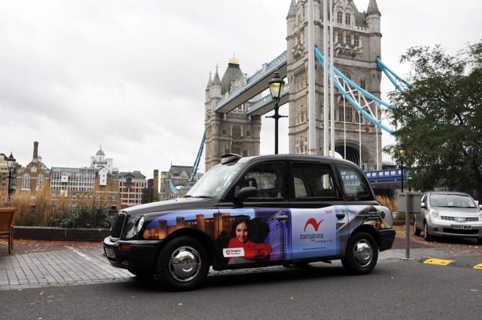 Taxis de Londres promocionan Zaragoza