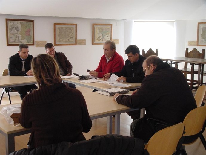 El presidente y el gerente de Adicomt en un momento del acto con los promotores