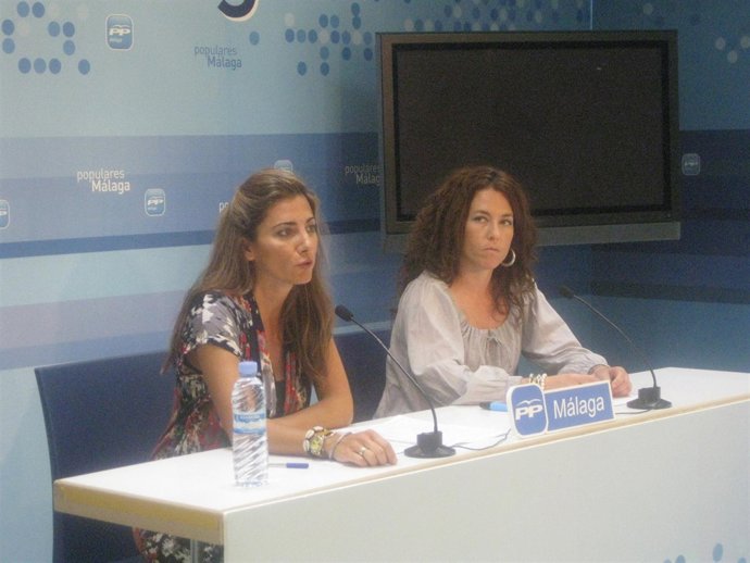 La vicesecretaria de Acción Política del PP de Málaga, Ana Carmen Mata, y la vic