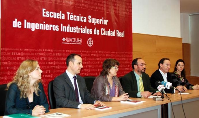 Rueda de prensa del director de la Escuela de Industriales