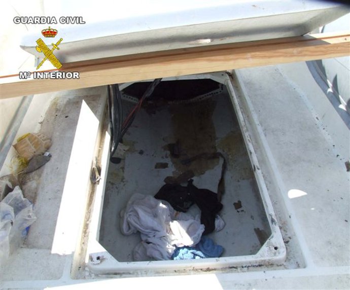 Doble fondo en el que se ocultaba la droga