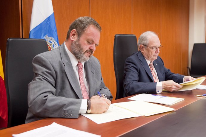 La Consejería De Sanidad Y La Universidad De La Laguna Firman Un Acuerdo Que Per