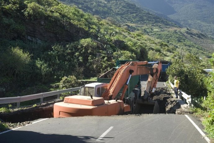 El Cabildo de El Hierro acomete obras declaradas de urgencia en un tramo de la c