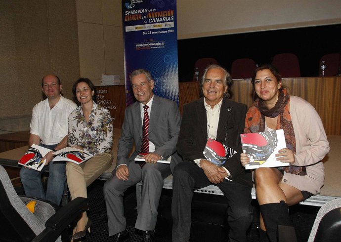 NOTA DE PRENSA Y FOTOGRAFÍA: MUSEOS PRESENTACIÓN LIBRO DE ASTRONOMÍA
