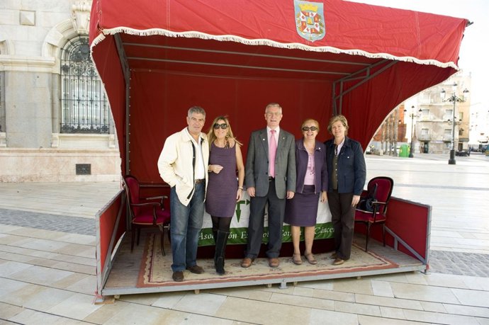 El Ayuntamiento de Cartagena recauda 2.300 euros para la lucha contra el cáncer 