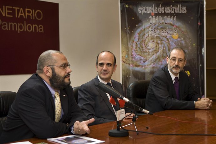 Armentia, Catalán y Collantes presentan el programa Escuela de Estrellas.