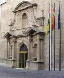 Fachada del Parlamento de La Rioja
