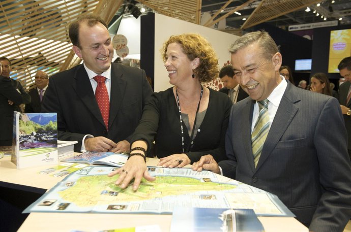 La consejera de Turismo del Cabildo de La Palma Beatriz Páez se ha reunido con e