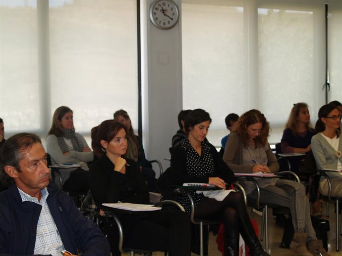 Participantes en una de las sesiones del curso de creación de empresas. 