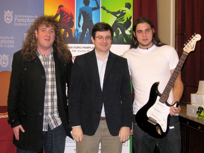 Presentación del Foro Pamplona Joven con el concejal delegado de Presidencia, Ed