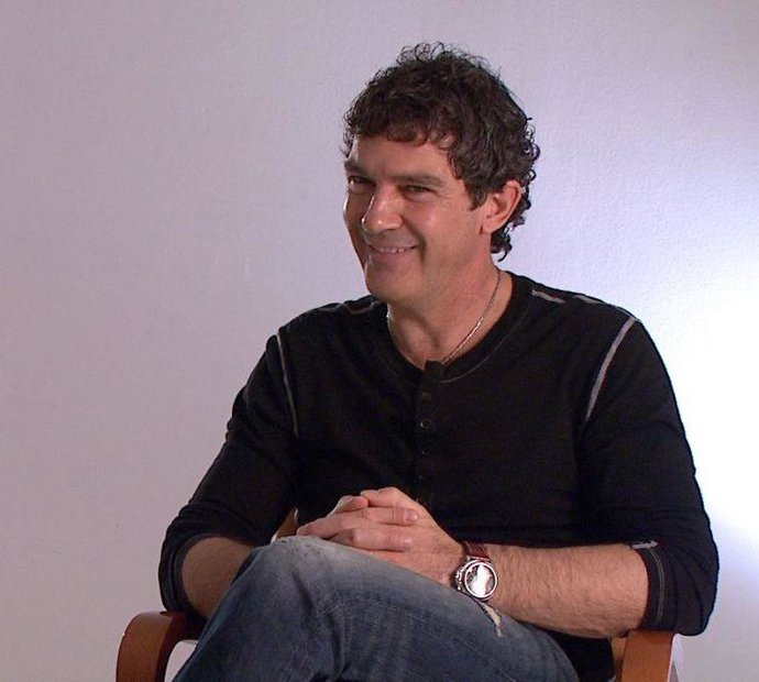 Antonio Banderas, Durante La Entrevista