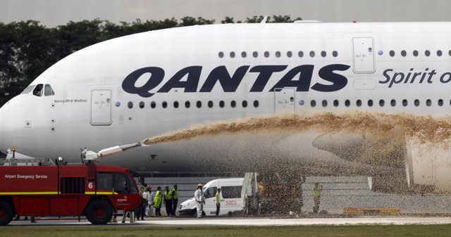 Aterrizaje de emergencia del superjumbo A380 de Qantas en Singapur