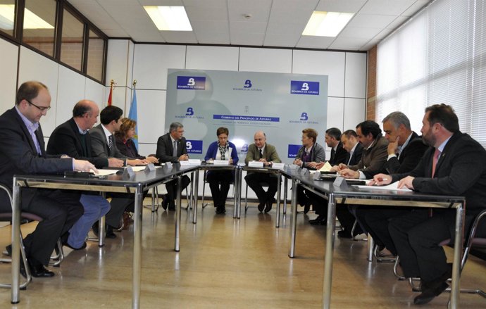 Entrega de vehículos de Bomberos de ASturias a ocho ayuntamientos asturianos