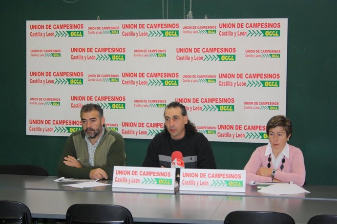 Valetín García, Jesús Manuel González Palacín y Adoración Martín, de UCCL