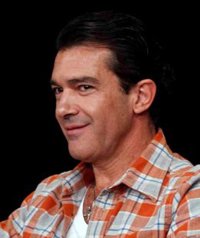 Banderas : Almodóvar se ha vuelto "muy japonés y minimalista"