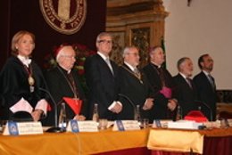 En la imagen, el presidente Valcárcel, junto a Monseñor Cañizares; el presidente