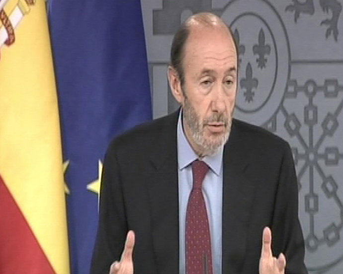 Rubalcaba abierto a cambiar el tema del apellido