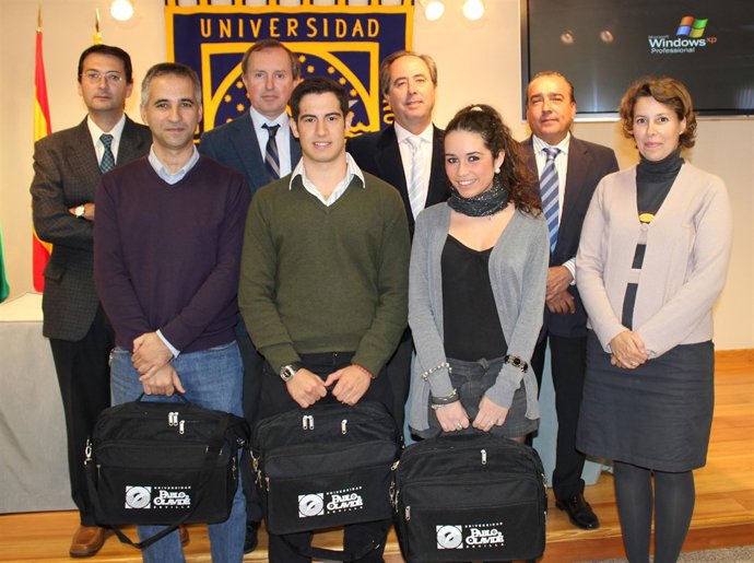 La UPO Entrega Los Premios De La Olimpiada De Economía A Dos Estudiantes De La F