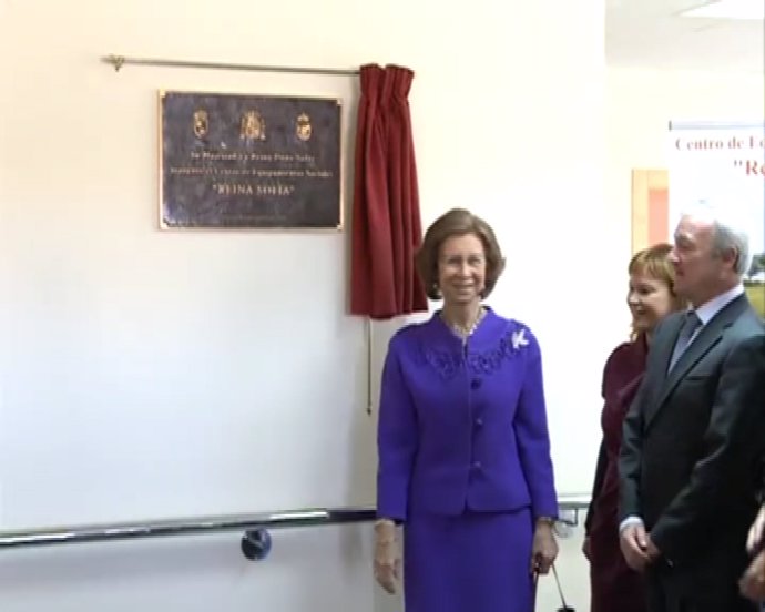 La Reina Sofía inaugura un centro social