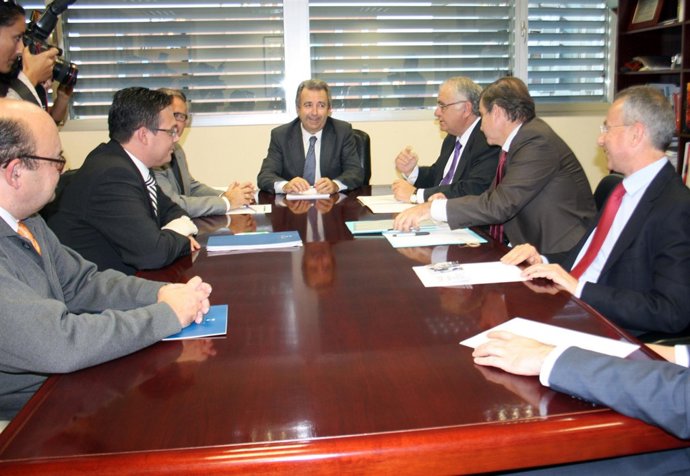 Los consejeros, durante la reunión