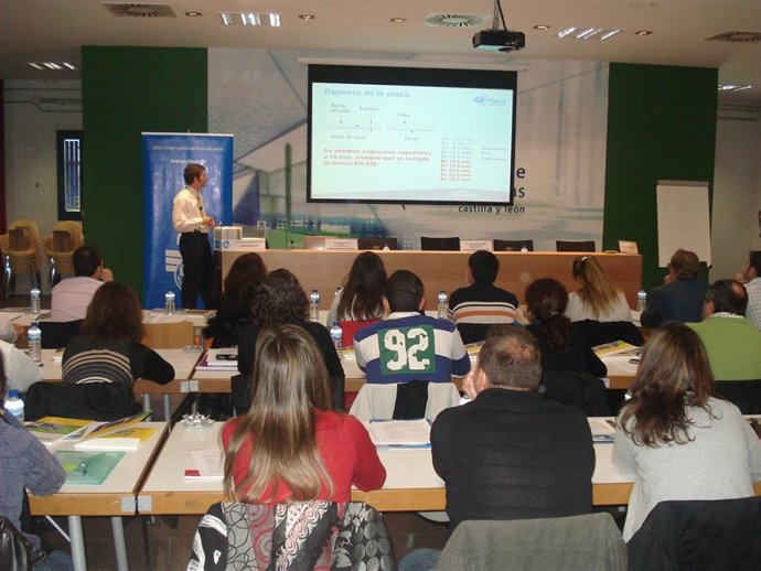 LOS CONTRATISTAS DE OBRA PÚBLICA TRABAJAN SOBRE LA LEY DEL RUIDO DE LA REGIÓN