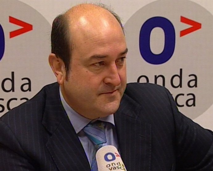 Andoni Ortuzar en Onda Vasca min oro