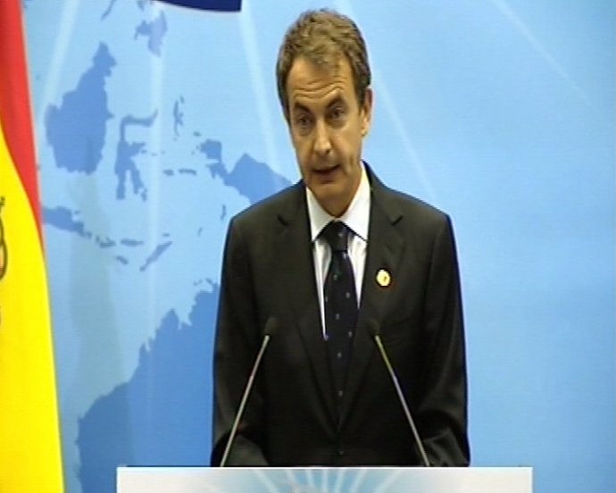 Zapatero:"Estamos de gestiones permanentes con Marruecos"