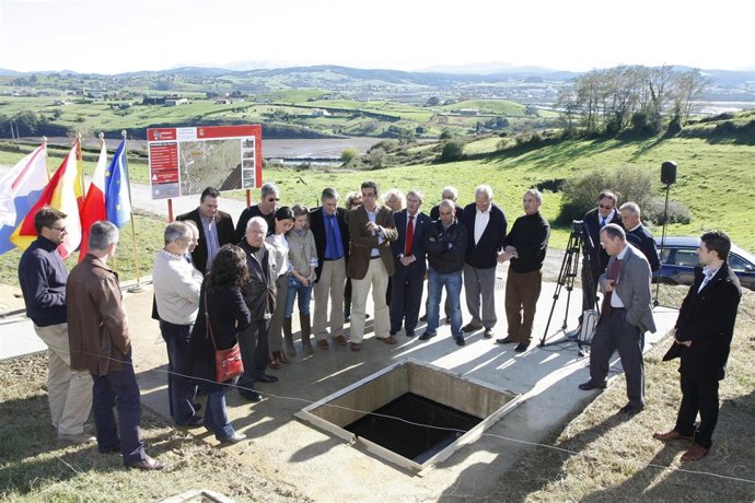 Tanque de tormentas,Barrio La Cuba, SuancesEl consejero de Medio Ambiente, Franc
