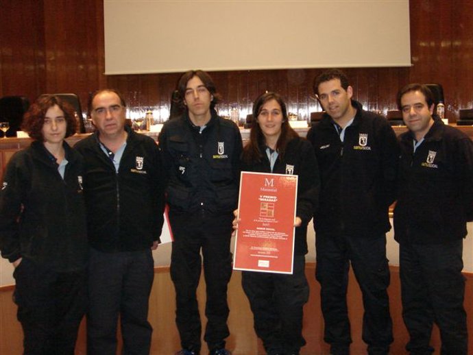 Miembros del Samur Social en la entrega del premio