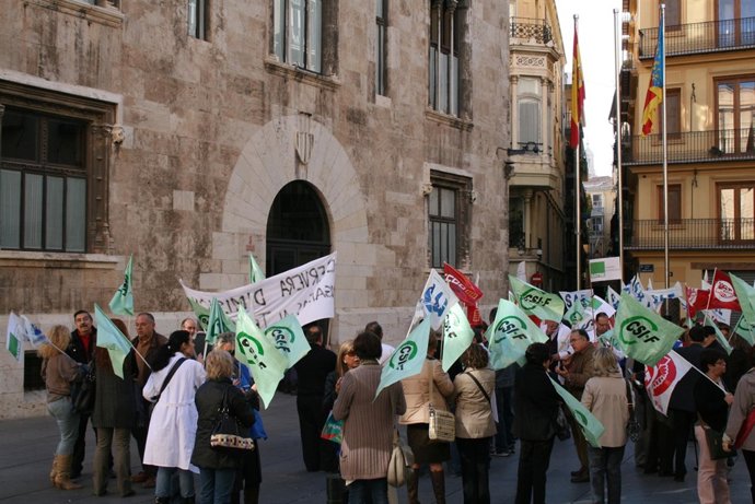 Concentración ante la Generalitat