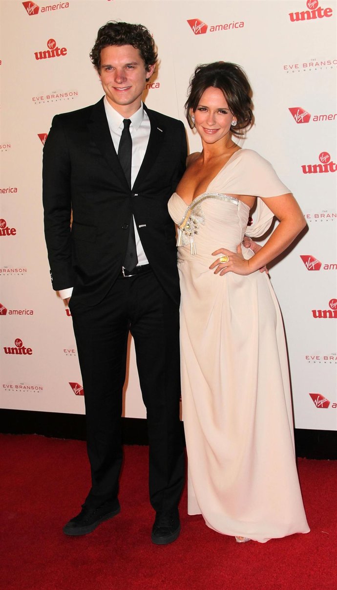 Jennifer Love Hewitt y Alex Beh