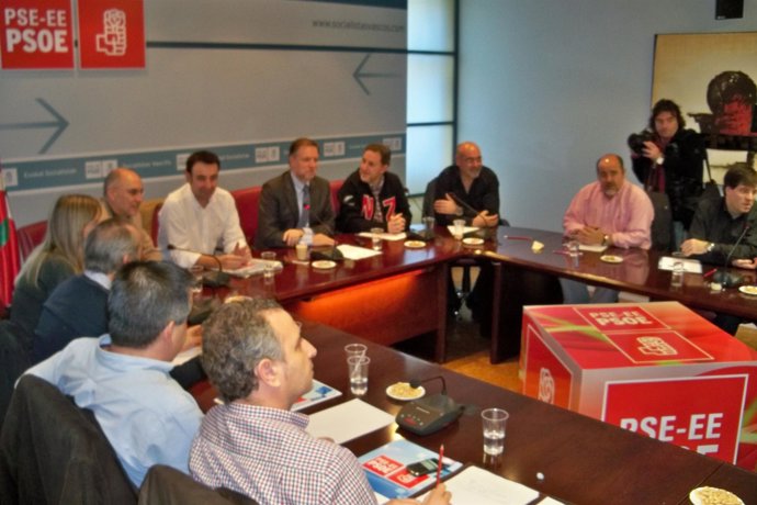 Marcelino Iglesias con la Ejecutiva del PSE-EE.