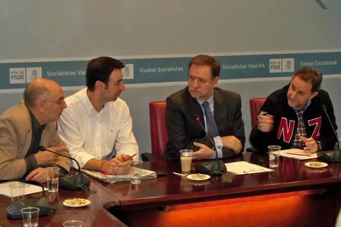 Marcelino Iglesias con la Ejecutiva del PSE-EE.