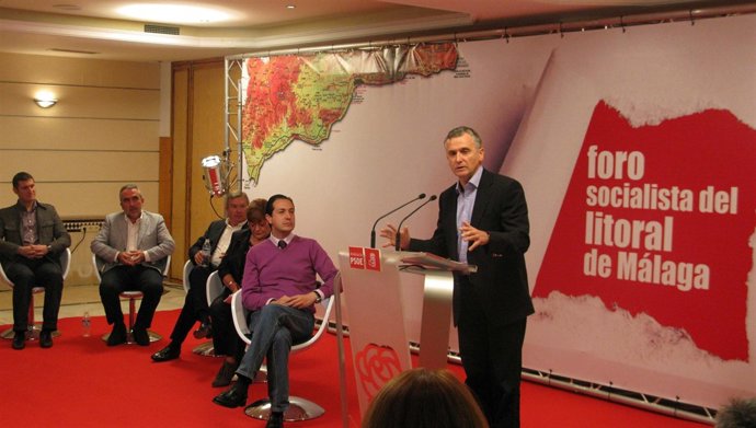 Plata en su intervención en el Foro Socialista del Litoral de Málaga