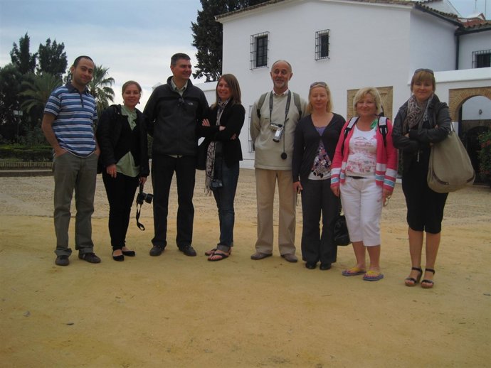 NOTAS DE PRENSA Y FOTO DOMINGO 14 11